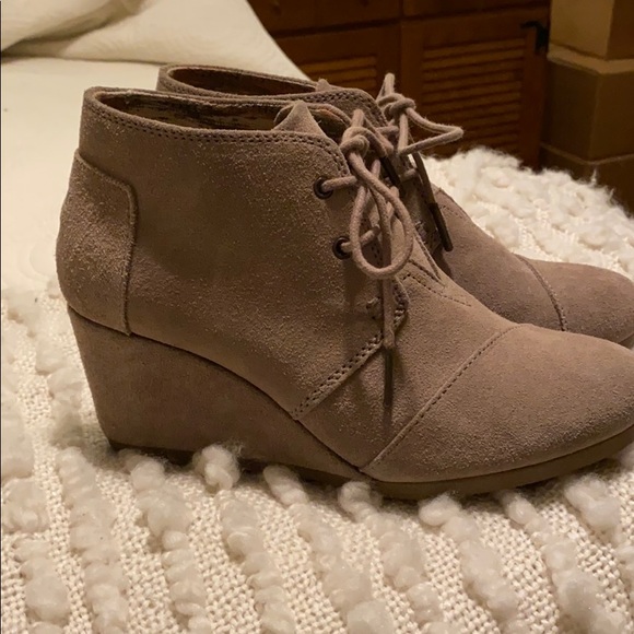 Toms  Suede Wedge Booties SZ 7M - Picture 2 of 5